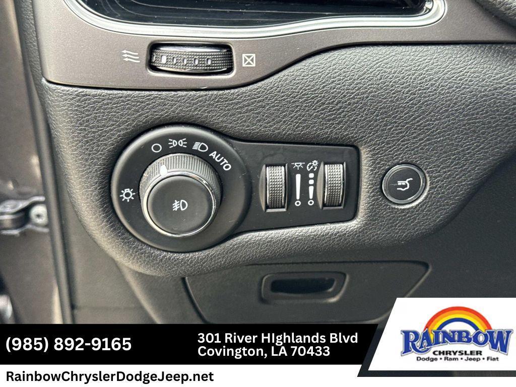 used 2022 Jeep Cherokee car, priced at $26,900