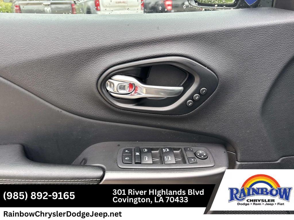 used 2022 Jeep Cherokee car, priced at $26,900