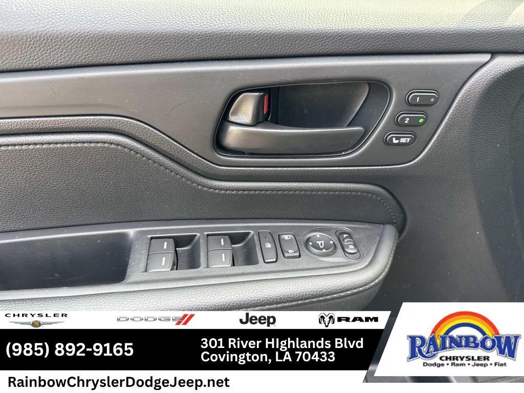 used 2025 Honda Odyssey car, priced at $40,374