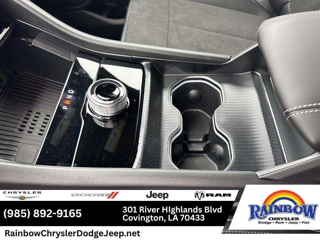 new 2026 Jeep Grand Cherokee car, priced at $43,299