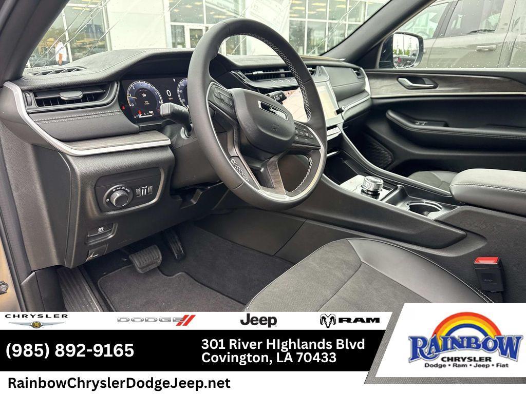 new 2026 Jeep Grand Cherokee car, priced at $43,299