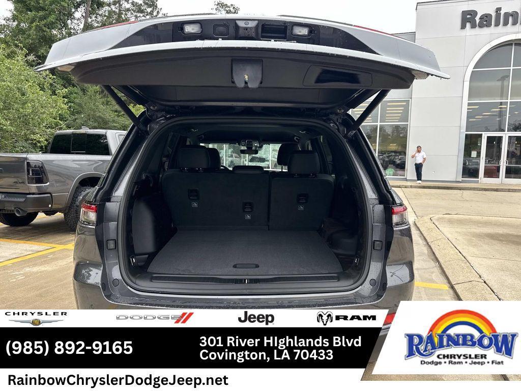 new 2026 Jeep Grand Cherokee car, priced at $43,299