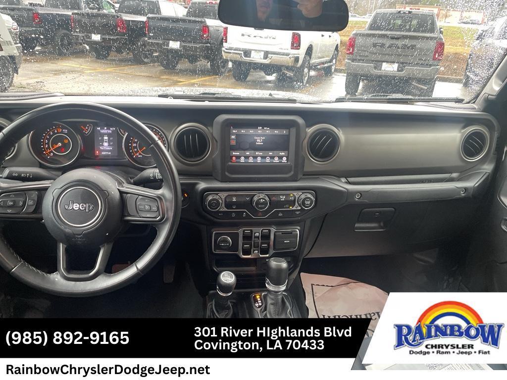 used 2022 Jeep Gladiator car, priced at $27,660