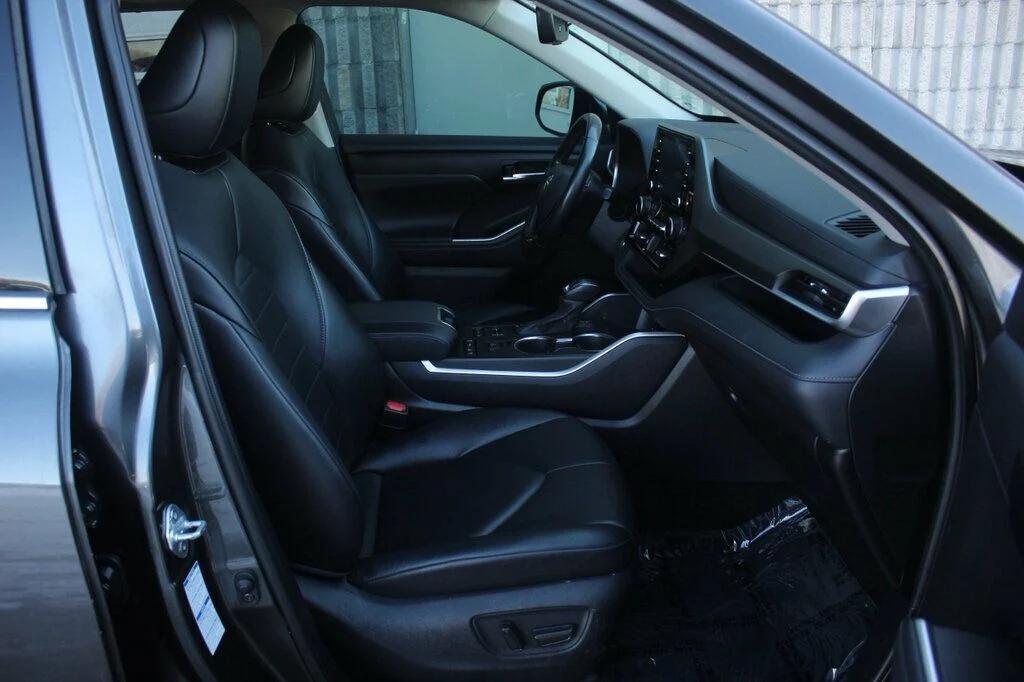 used 2021 Toyota Highlander car, priced at $26,997