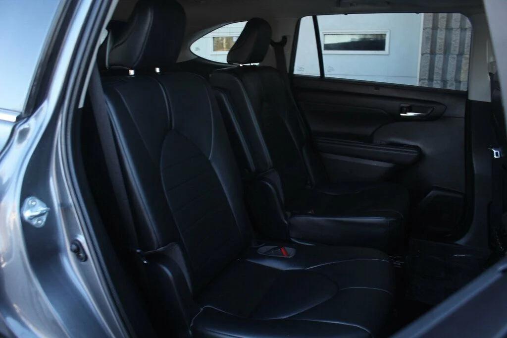 used 2021 Toyota Highlander car, priced at $26,997