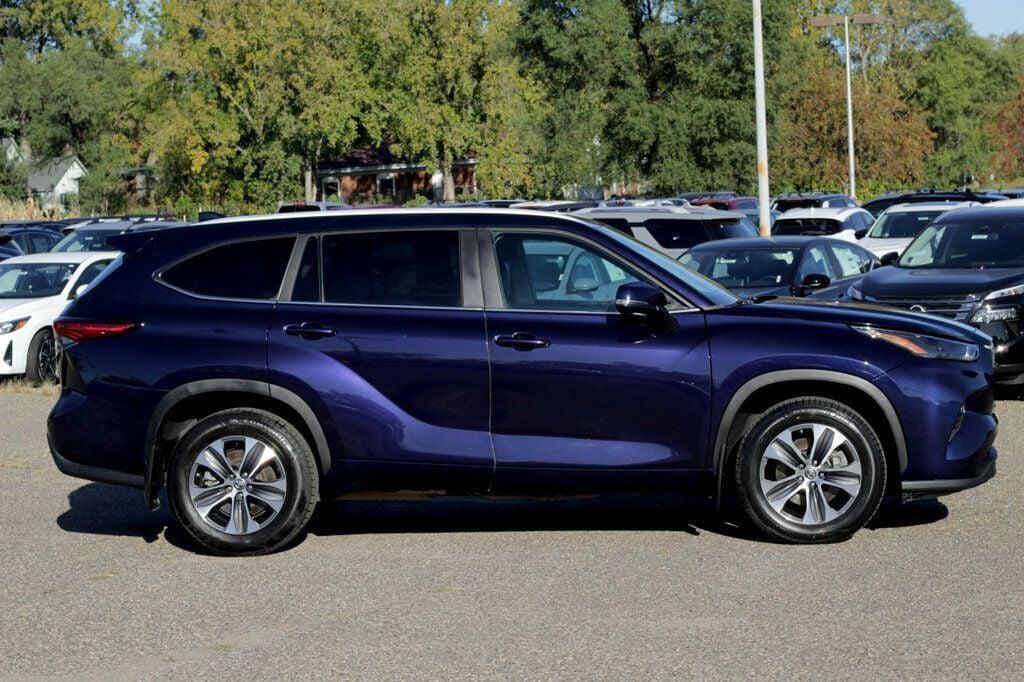 used 2023 Toyota Highlander Hybrid car, priced at $32,988
