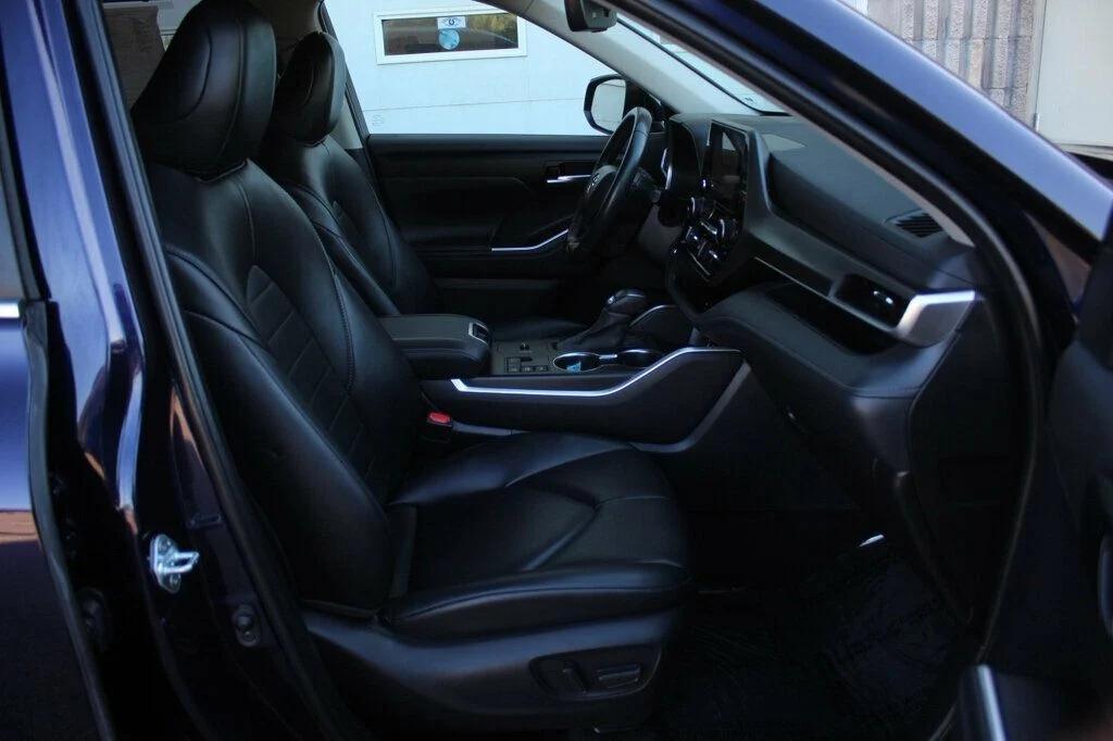 used 2023 Toyota Highlander Hybrid car, priced at $32,988