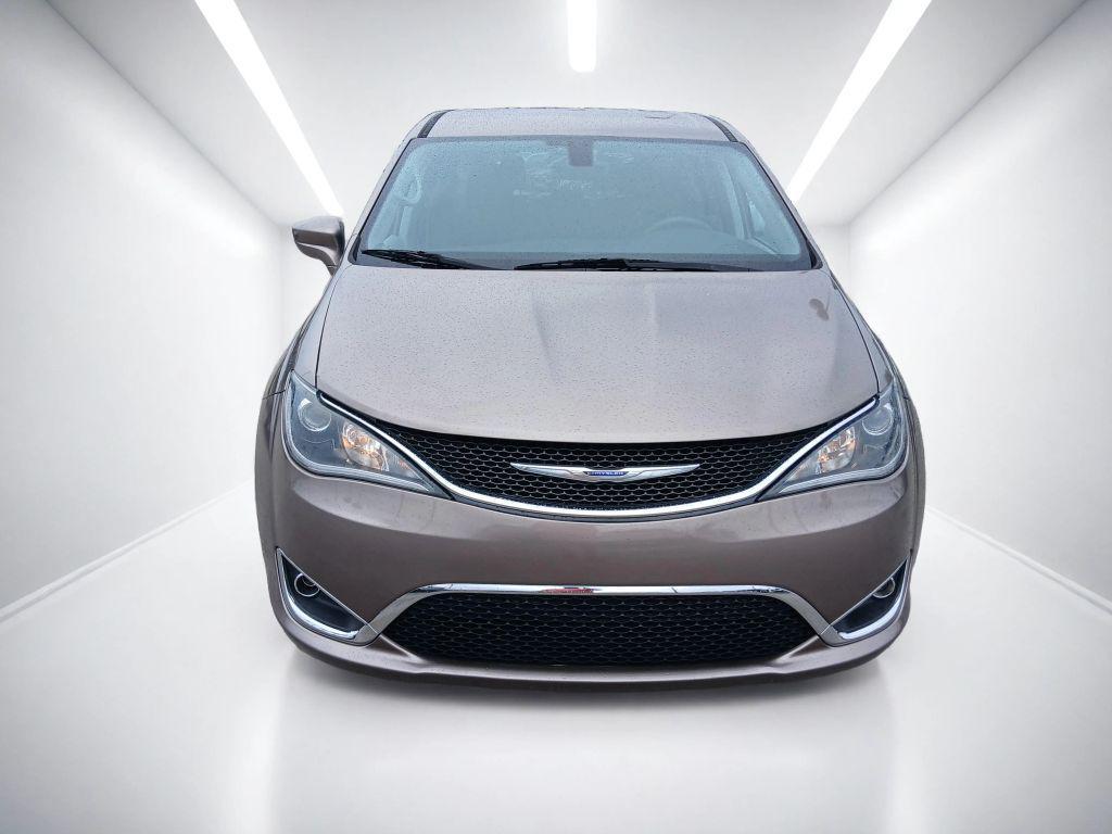used 2018 Chrysler Pacifica car, priced at $11,399