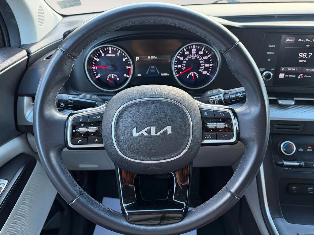 used 2023 Kia Carnival car, priced at $27,991