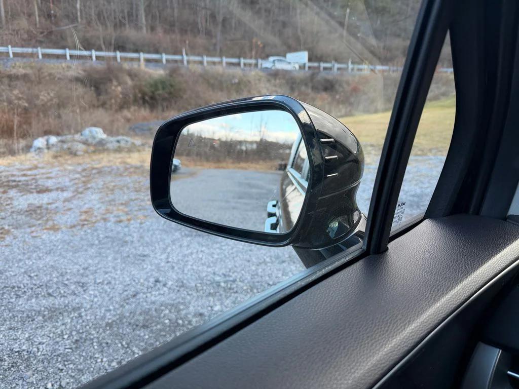 used 2023 Kia Carnival car, priced at $27,991