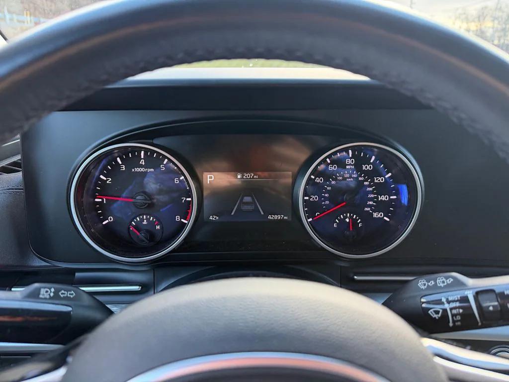 used 2023 Kia Carnival car, priced at $27,991