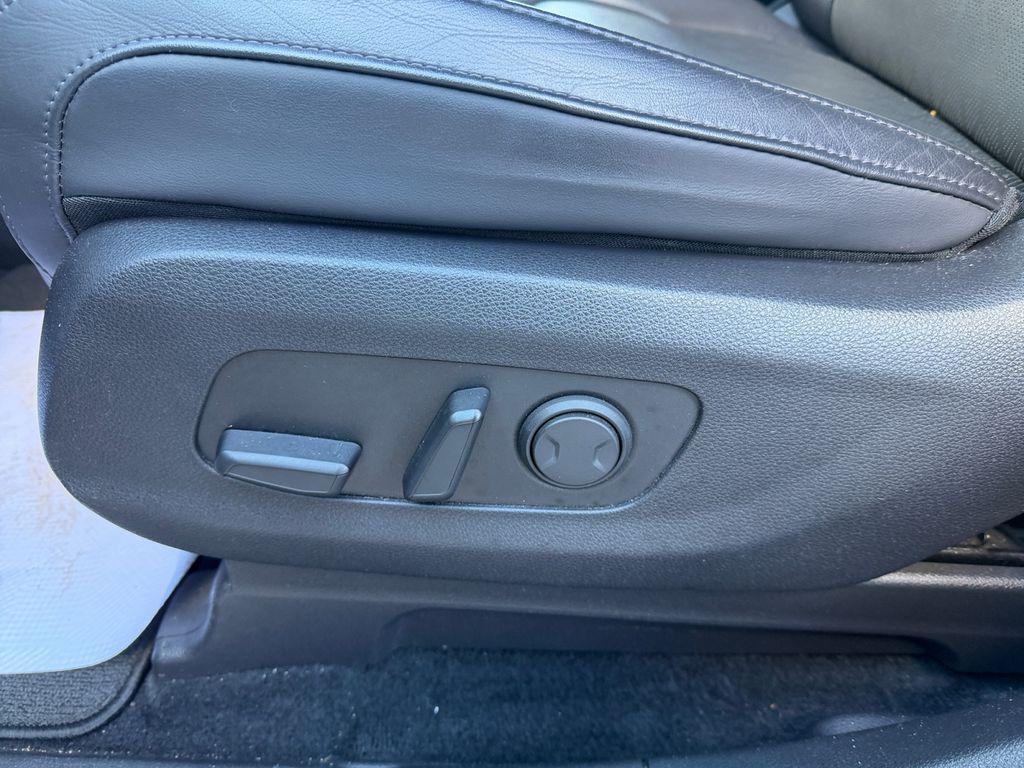 used 2023 Kia Carnival car, priced at $27,991