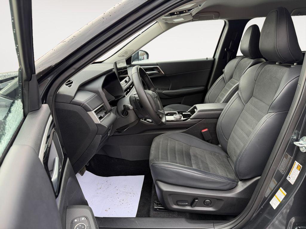 used 2025 Mitsubishi Outlander car, priced at $27,853