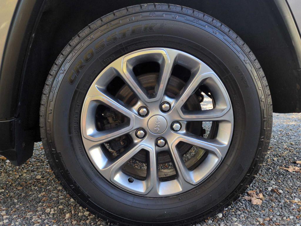 used 2015 Jeep Grand Cherokee car, priced at $14,475