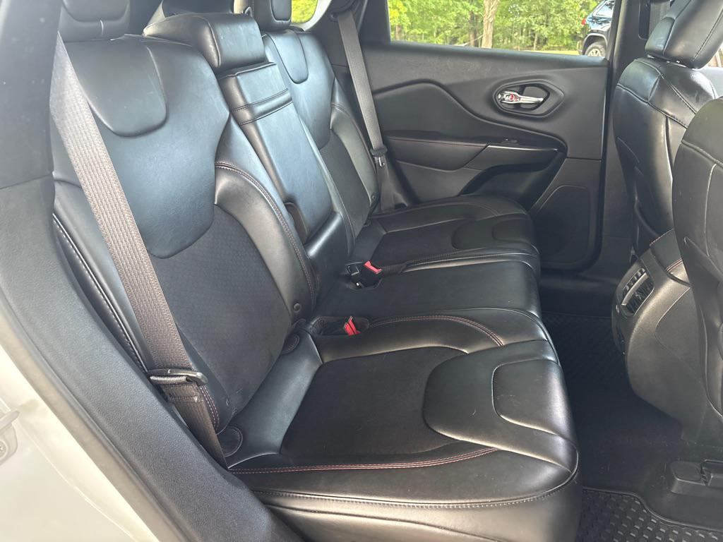 used 2019 Jeep Cherokee car, priced at $17,475