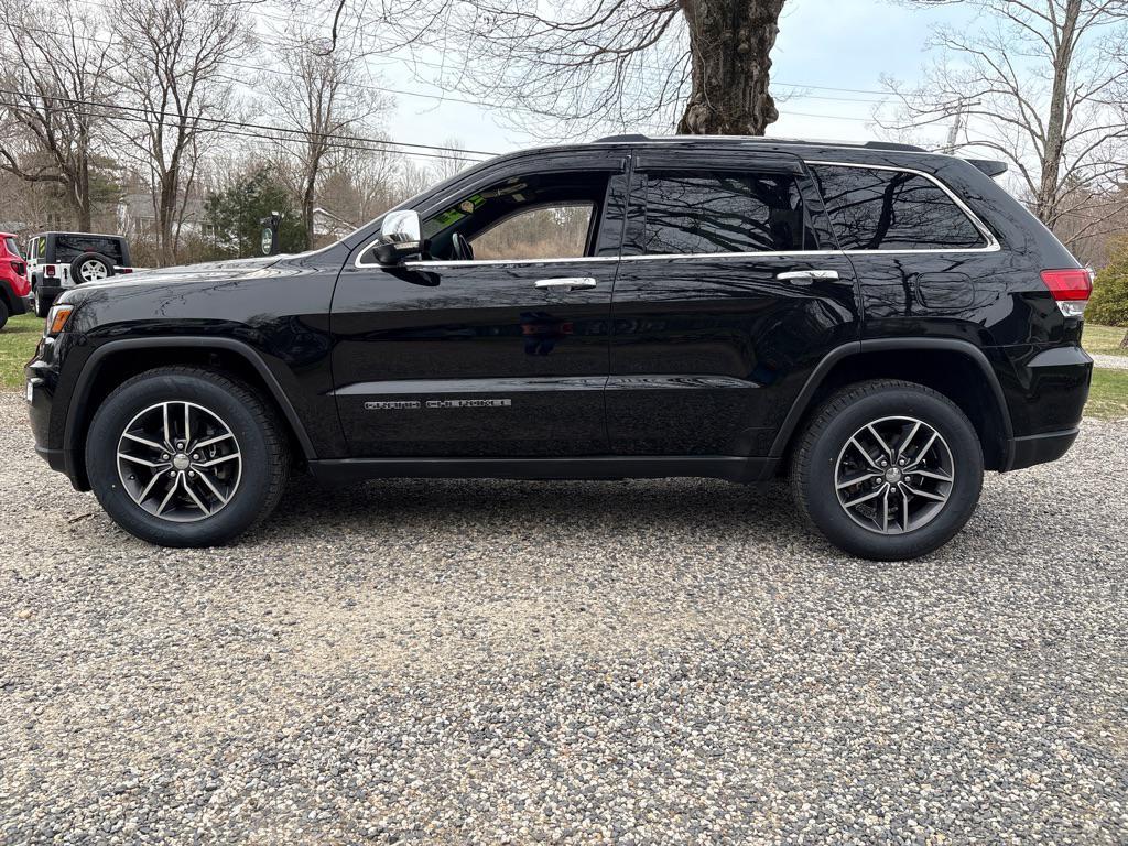 used 2017 Jeep Grand Cherokee car, priced at $16,475
