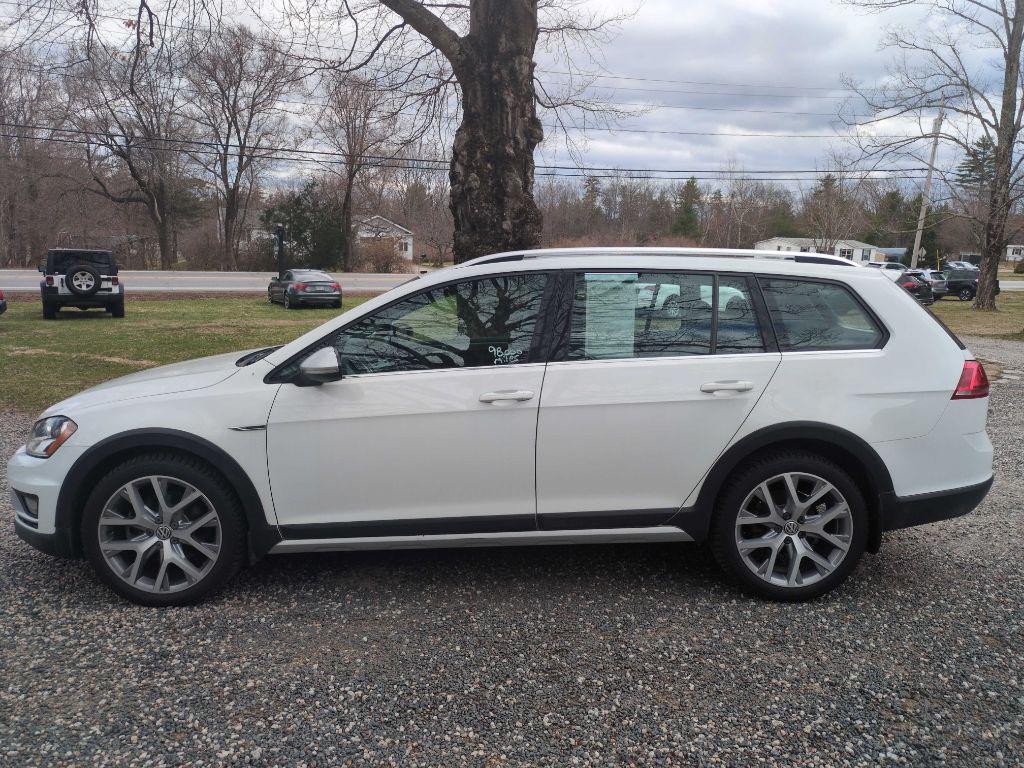 used 2017 Volkswagen Golf Alltrack car, priced at $15,975