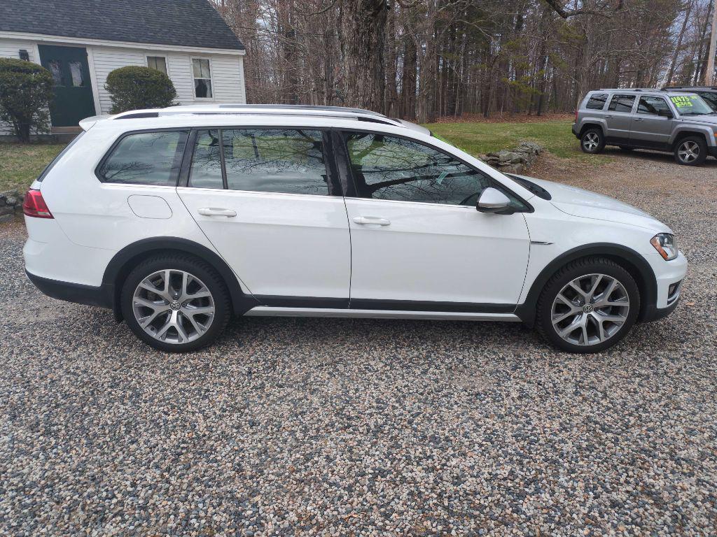 used 2017 Volkswagen Golf Alltrack car, priced at $15,975
