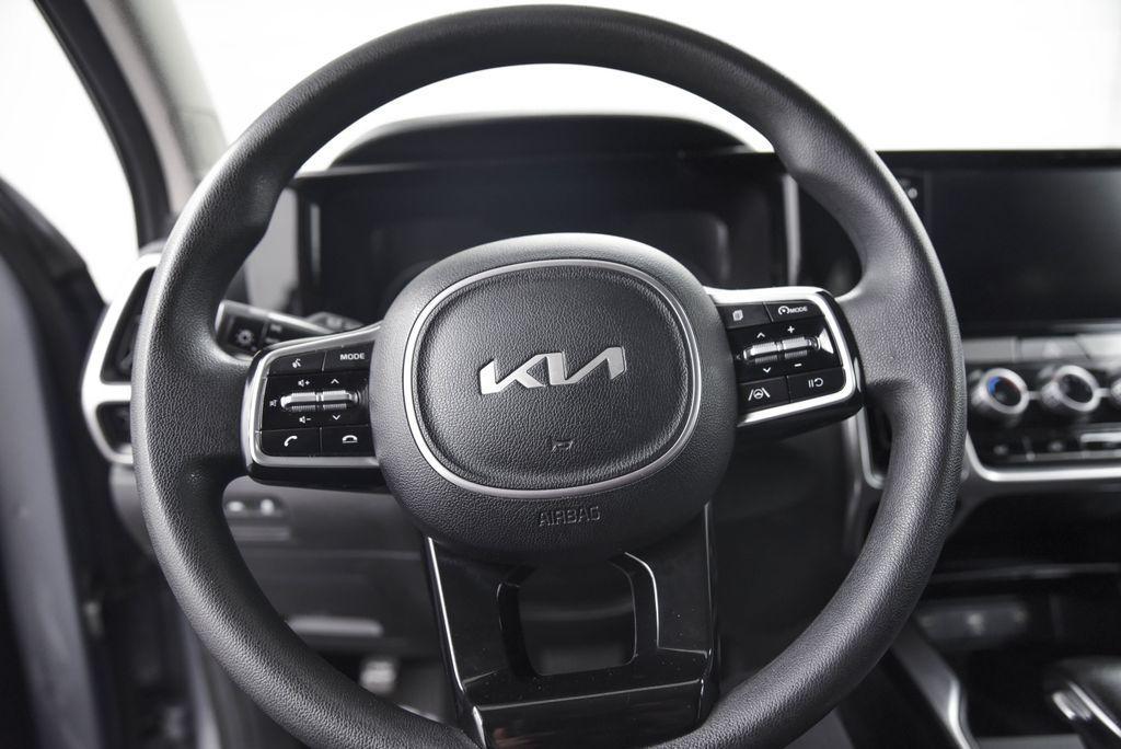 used 2023 Kia Sorento car, priced at $22,895