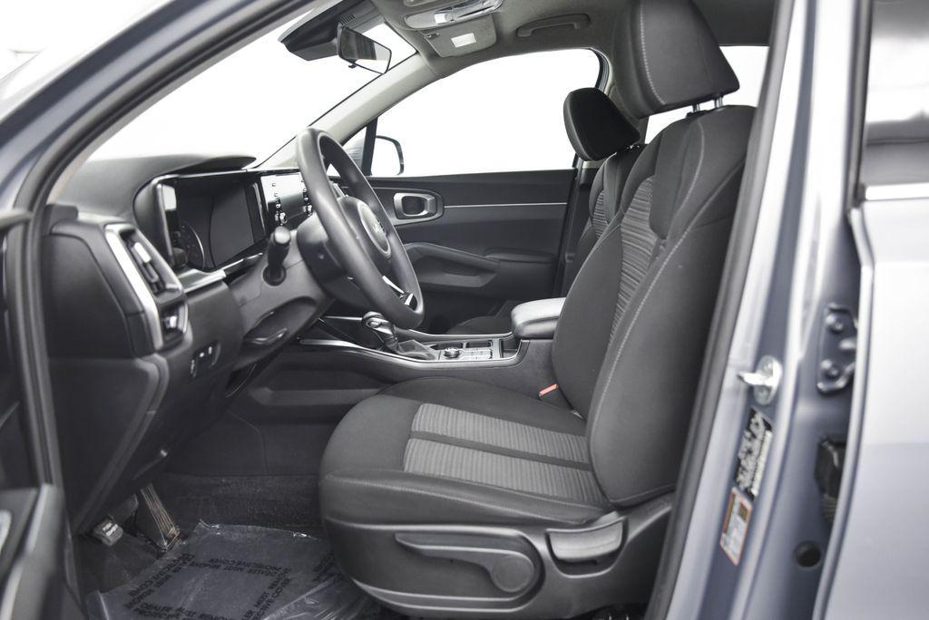 used 2023 Kia Sorento car, priced at $22,895