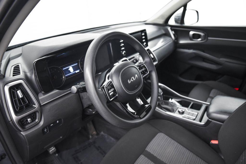 used 2023 Kia Sorento car, priced at $22,895