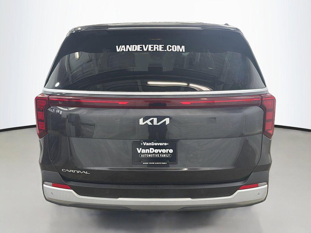 used 2025 Kia Carnival car, priced at $34,980