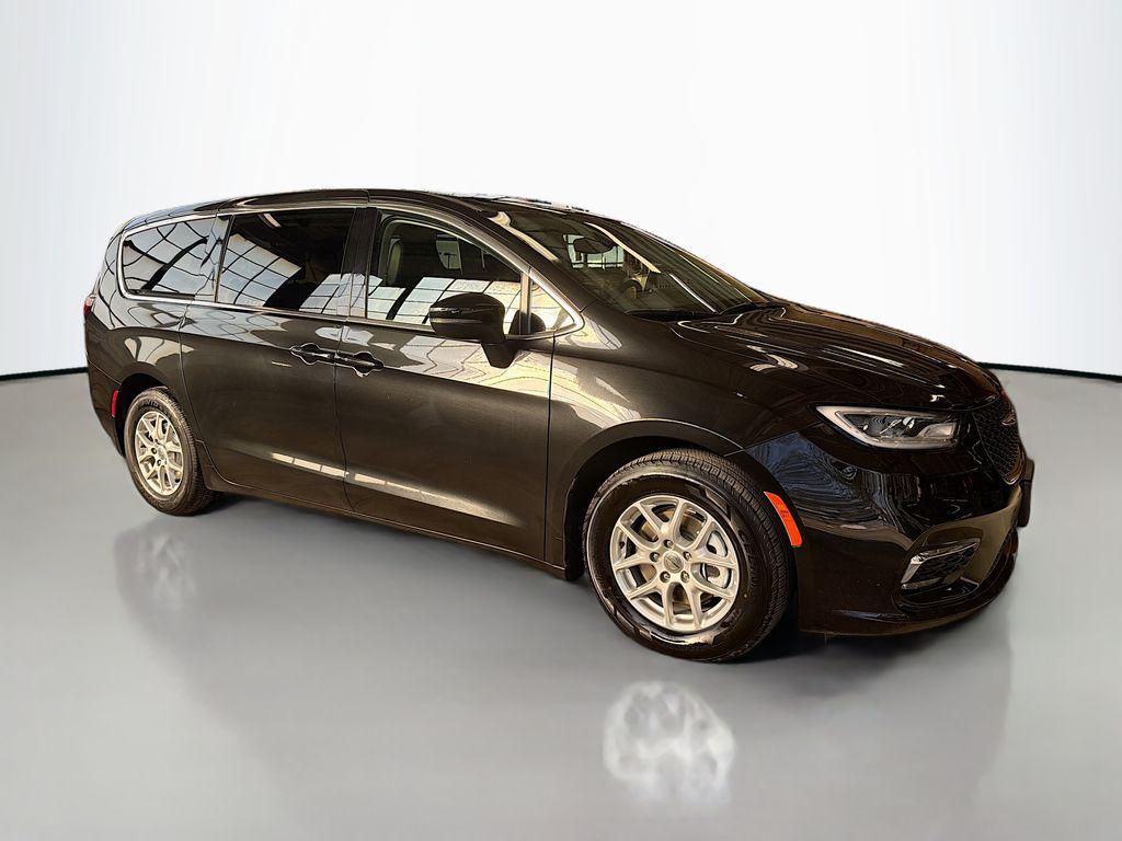 used 2023 Chrysler Pacifica car, priced at $23,995
