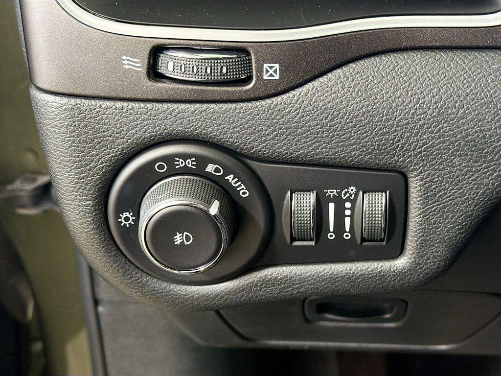 used 2019 Jeep Cherokee car, priced at $16,595