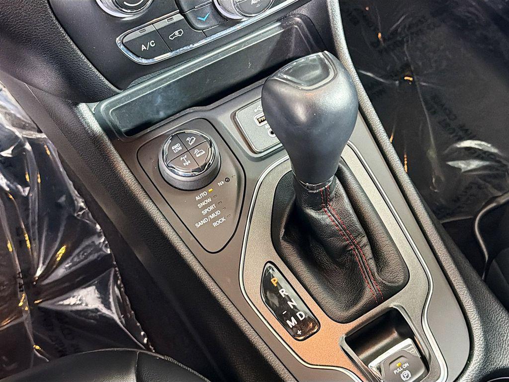 used 2019 Jeep Cherokee car, priced at $16,595