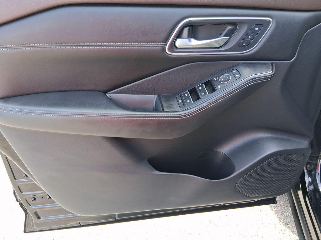 used 2021 Nissan Rogue car, priced at $27,911
