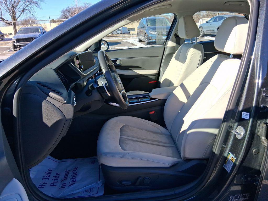 used 2023 Hyundai Sonata Hybrid car, priced at $18,600