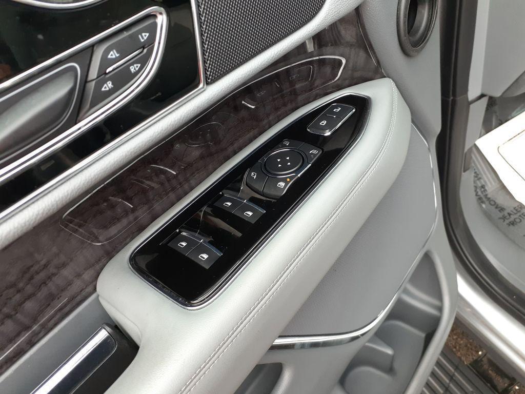 used 2021 Lincoln Navigator car, priced at $41,390