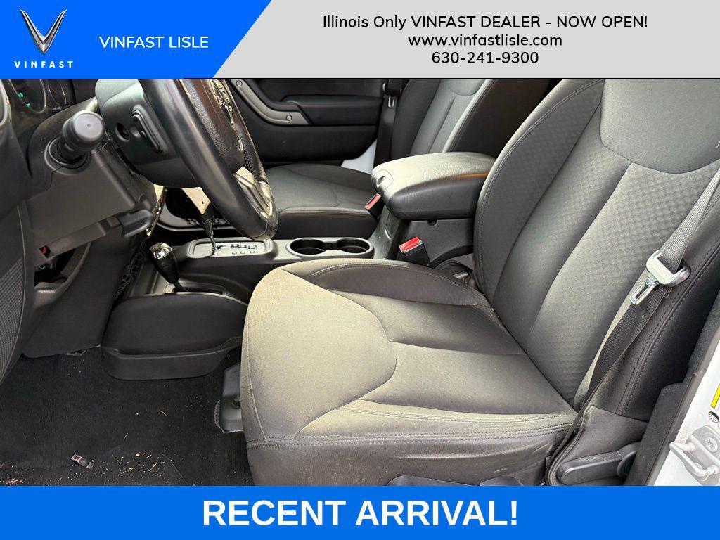 used 2015 Jeep Wrangler Unlimited car, priced at $14,555