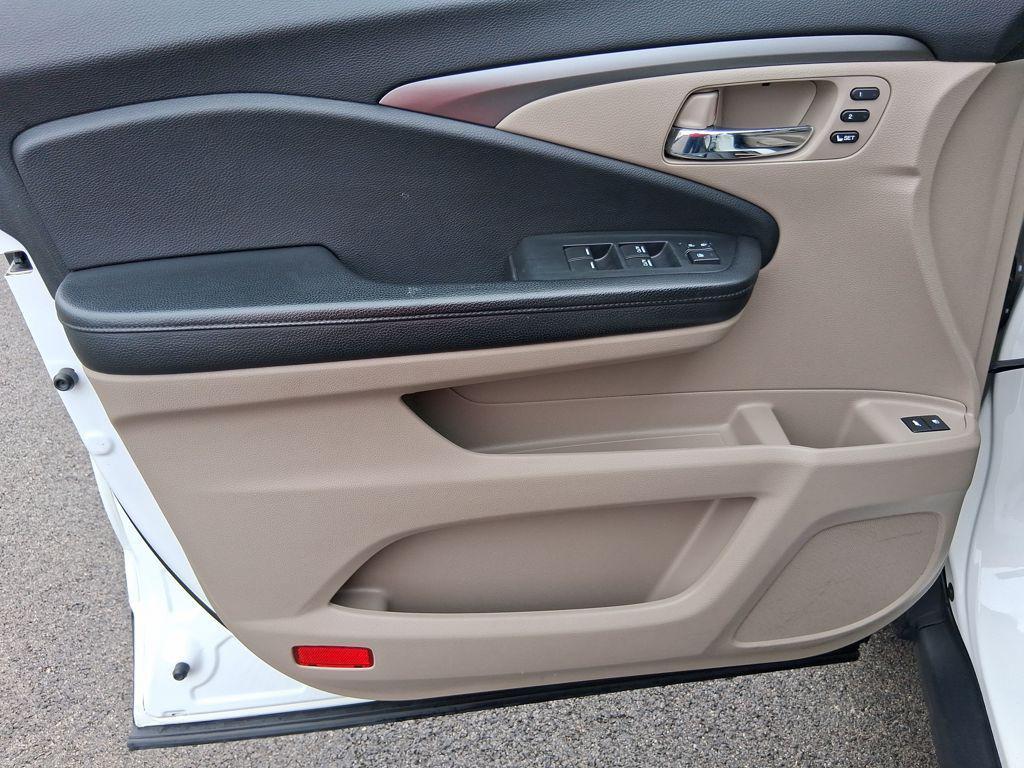 used 2020 Honda Pilot car, priced at $24,425