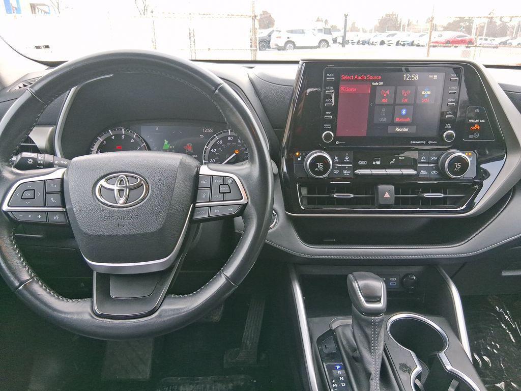 used 2022 Toyota Highlander car, priced at $31,599