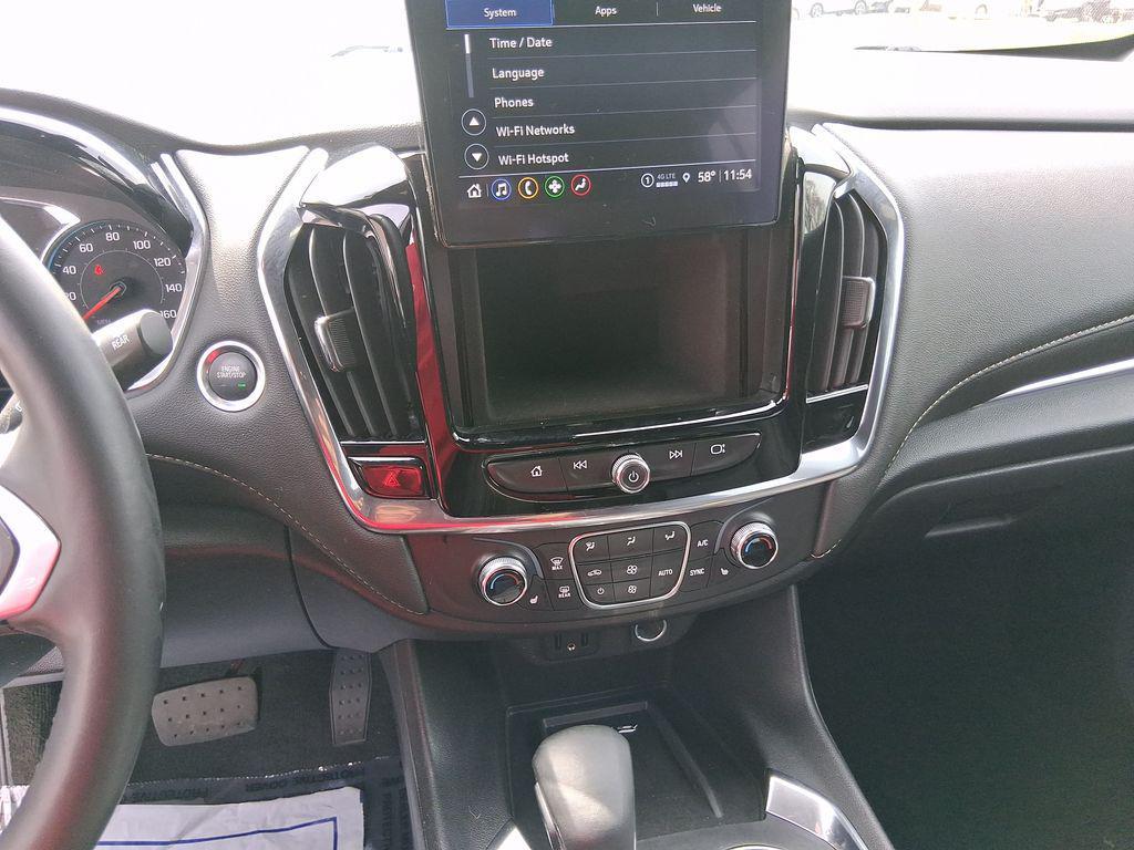 used 2023 Chevrolet Traverse car, priced at $26,800