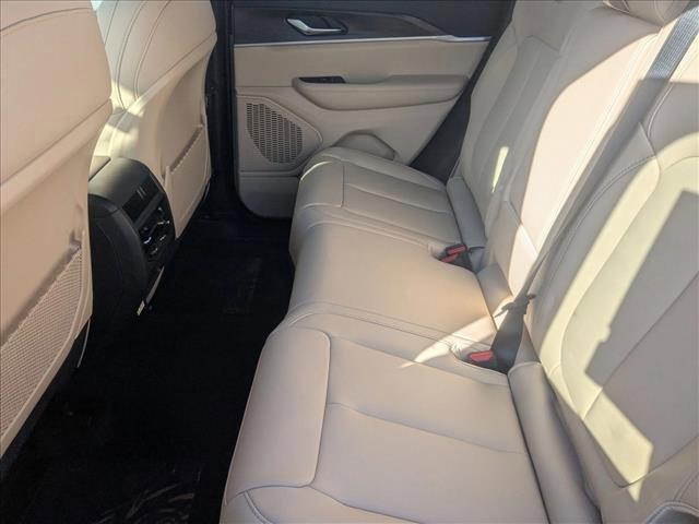 new 2025 Jeep Grand Cherokee car, priced at $49,800