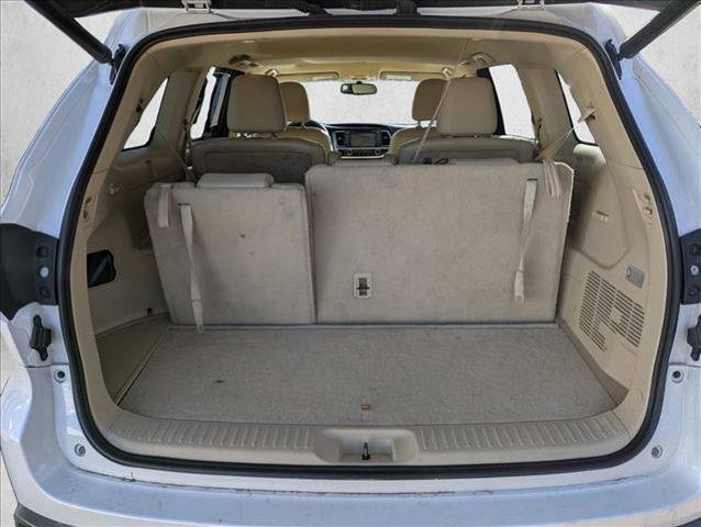 used 2015 Toyota Highlander car, priced at $17,315