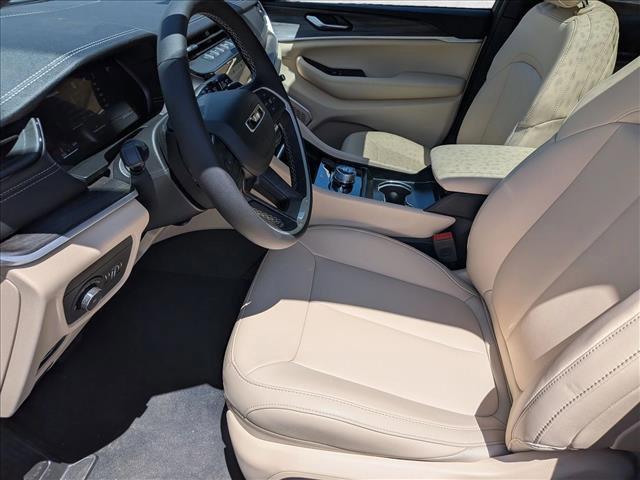 new 2026 Jeep Grand Cherokee car, priced at $43,809