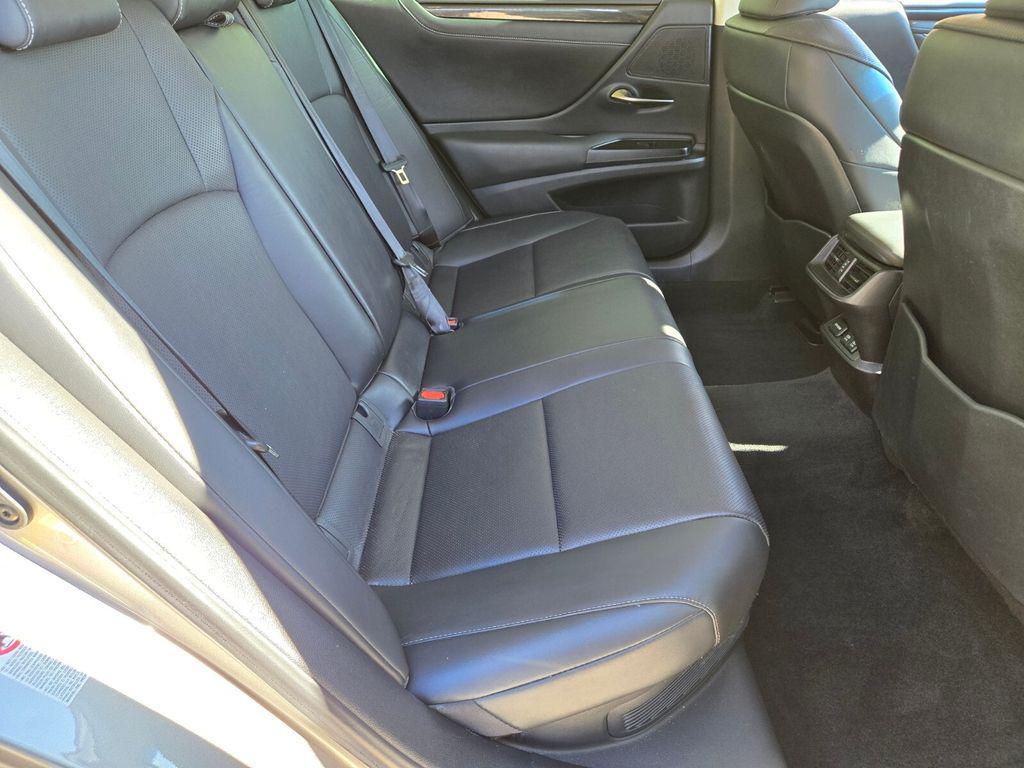 used 2019 Lexus ES 300h car, priced at $21,682