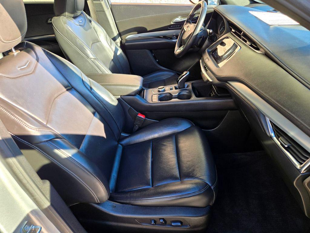 used 2022 Cadillac XT4 car, priced at $21,755