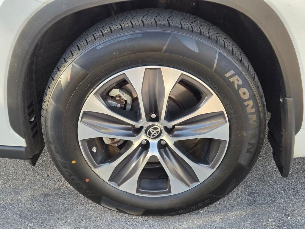 used 2022 Toyota Highlander car, priced at $33,675