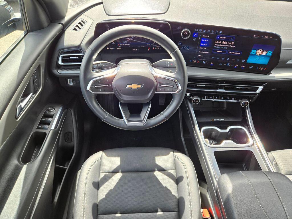 used 2025 Chevrolet Traverse car, priced at $39,997