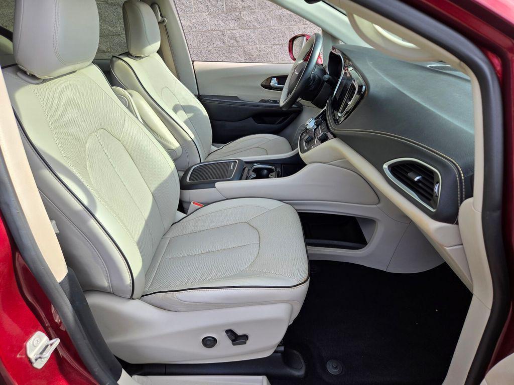 used 2021 Chrysler Pacifica car, priced at $31,361
