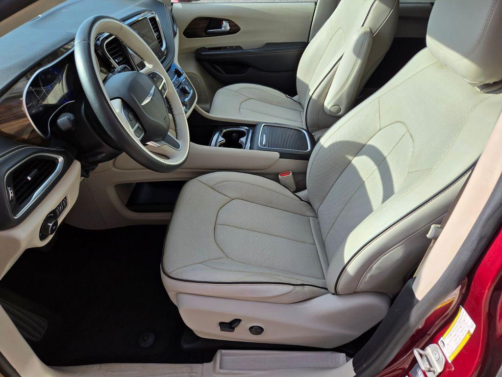 used 2021 Chrysler Pacifica car, priced at $31,361