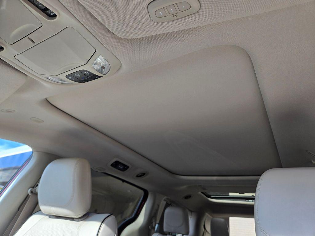 used 2021 Chrysler Pacifica car, priced at $31,361