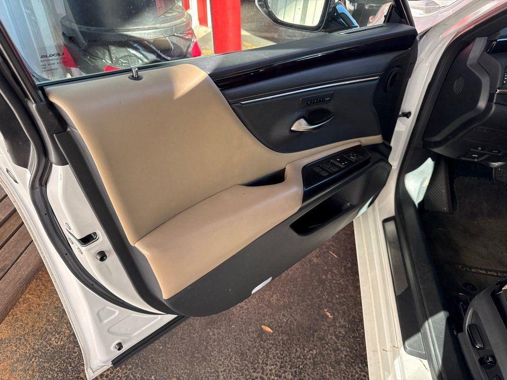 used 2019 Lexus ES 350 car, priced at $26,261