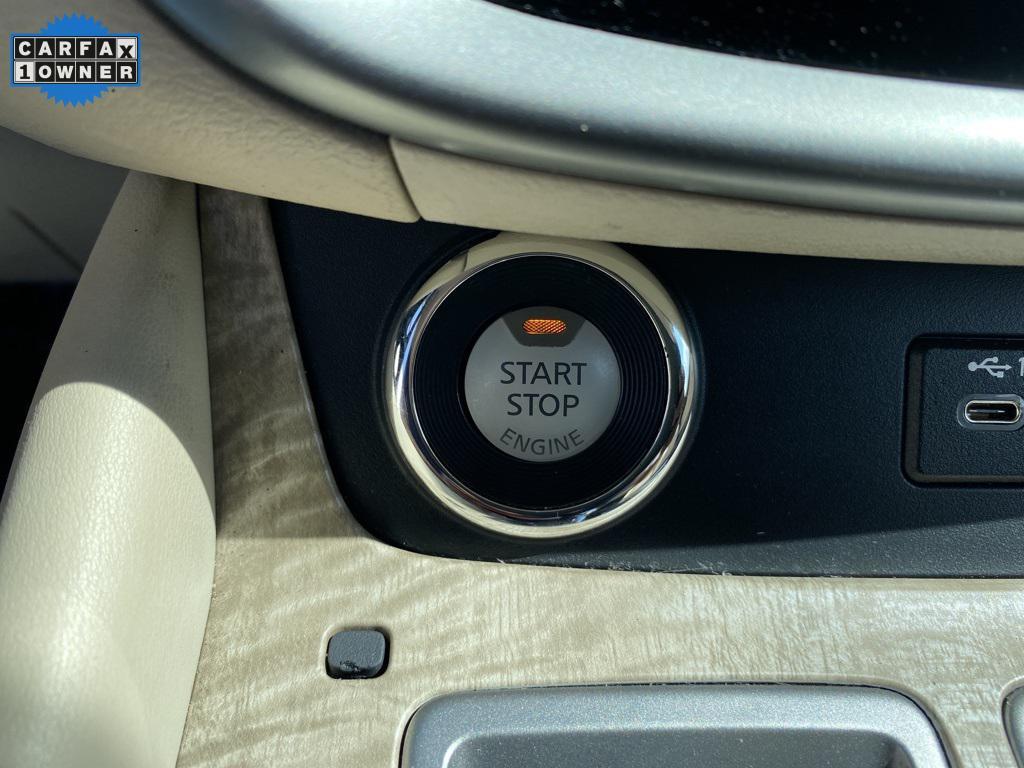 2023 Super Black Nissan Murano