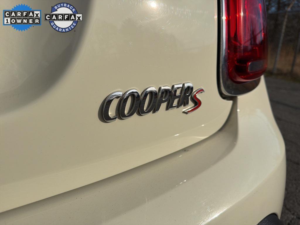 used 2022 MINI Hardtop car, priced at $17,996