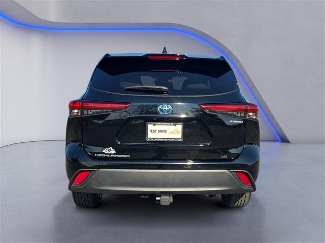 used 2021 Toyota Highlander Hybrid car, priced at $28,950